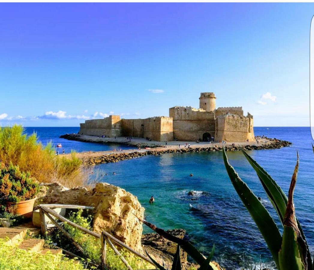 Appartamento Le Castella Le Castella  Eksteriør billede